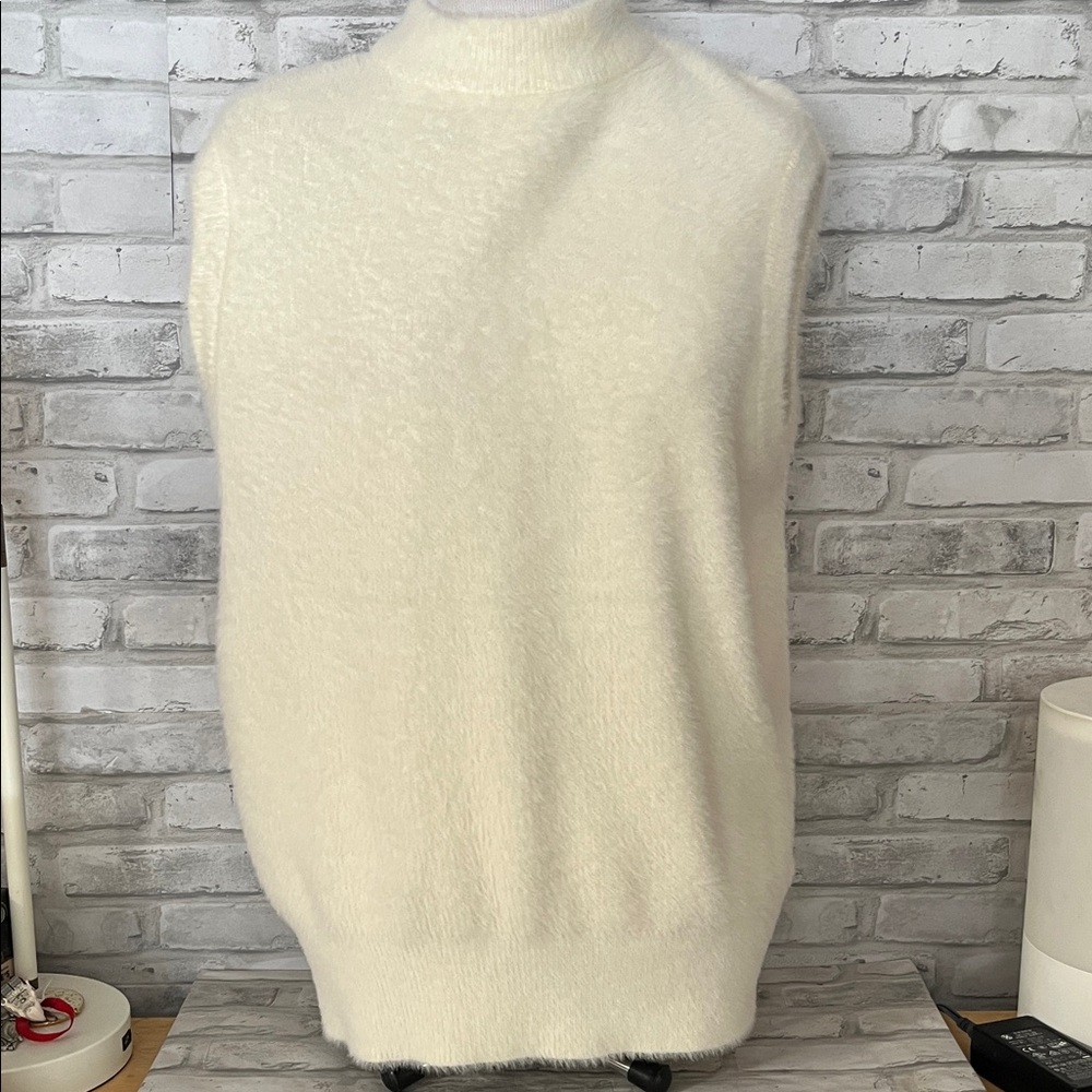Rachel Zoe Elegant fuzzy Cream Sleeveless Sweater medium